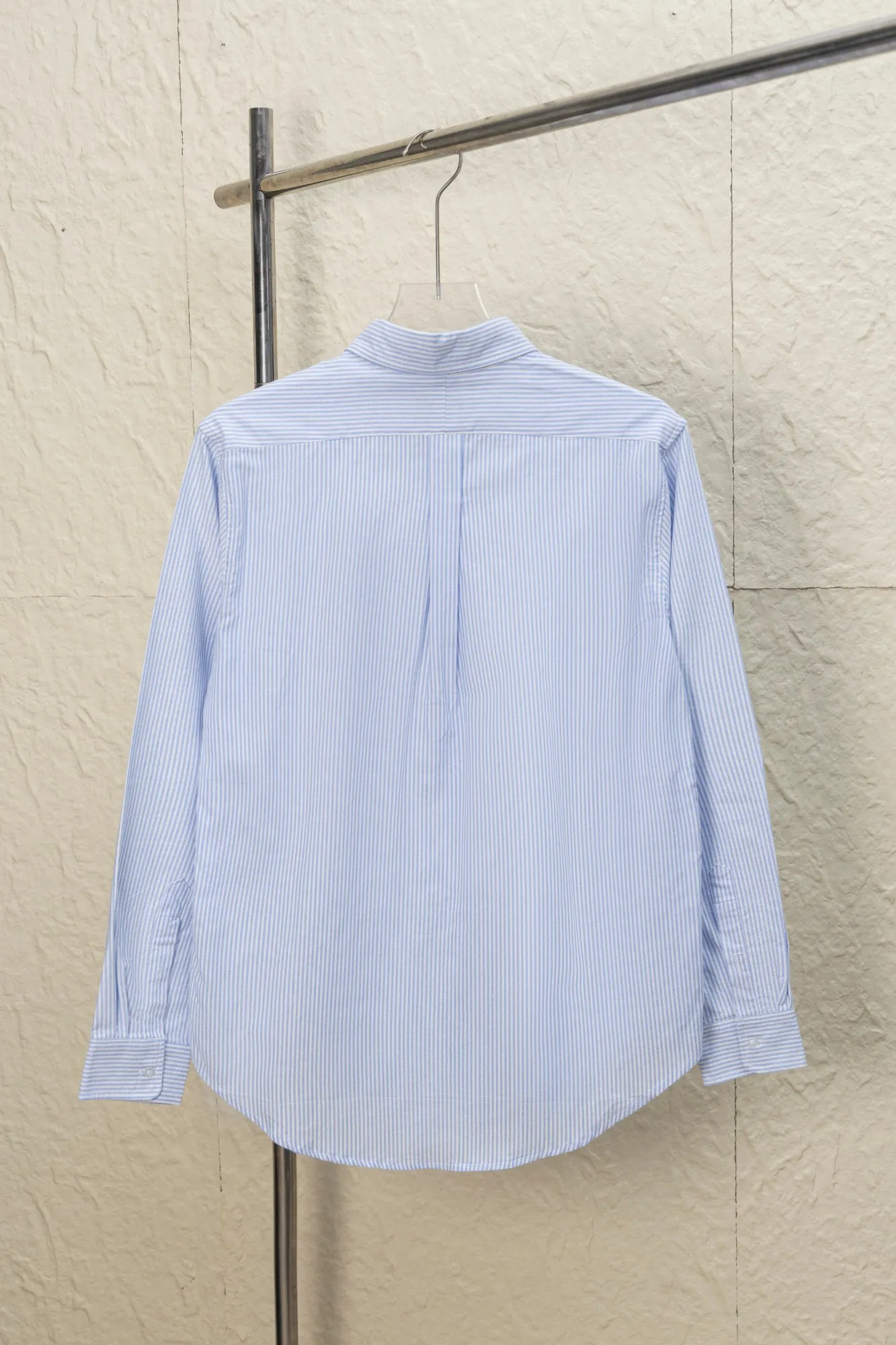P230 Style number: JZ007 Rah Lauren striped small logo logo embroidered shirt, same style for men and women, complete with three labels, full set of packaging, official website details consistent, original pure cotton Oxford fabric material, ready-to-wear wash, skin-friendly and comfortable, classic and versatile, suitable for business and leisure, collar buttons, differentiated currency, all fabric accessories are original benchmarking, the details and craftsmanship are very good, color: gray blue, size: S M L XL